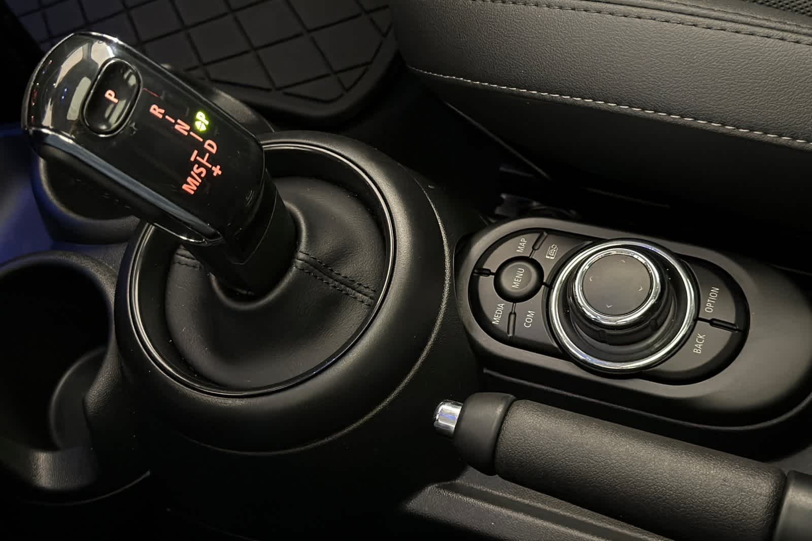 Thumbnail: 2023 MINI Cooper Hardtop - 21