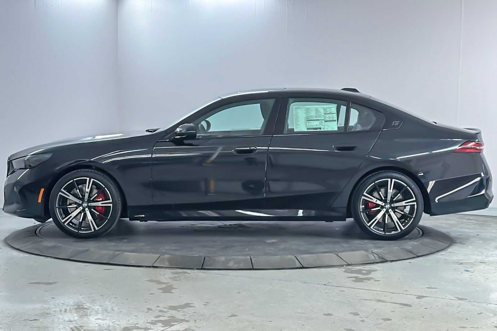 Thumbnail: 2026 BMW 5 Series - 5