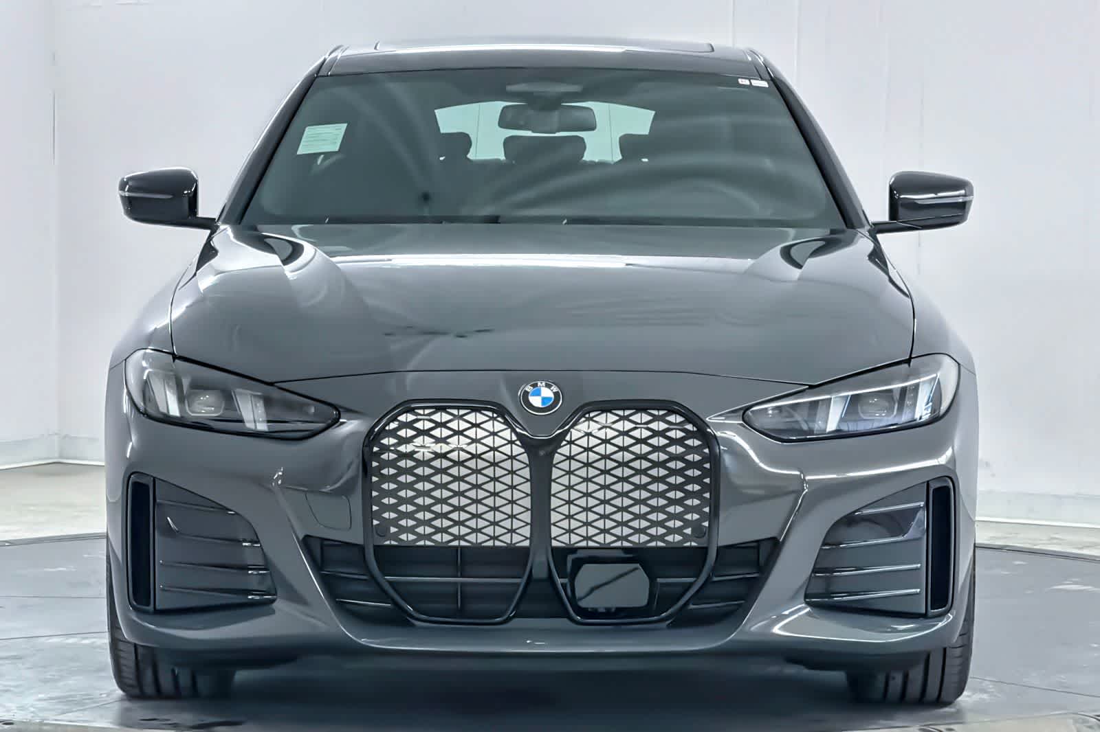 Thumbnail: 2026 BMW i4 - 10