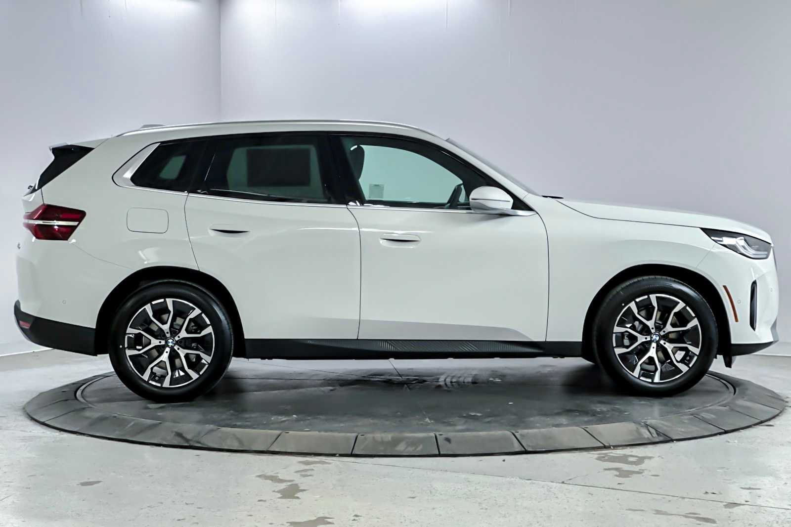 Thumbnail: 2026 BMW X3 - 8