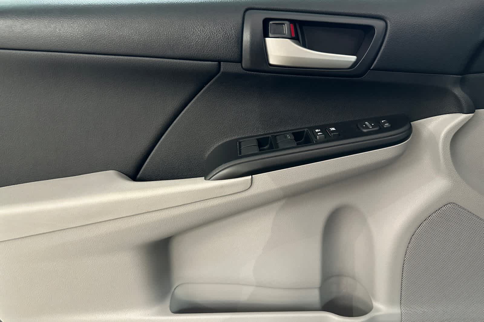 Thumbnail: 2013 Toyota Camry - 12