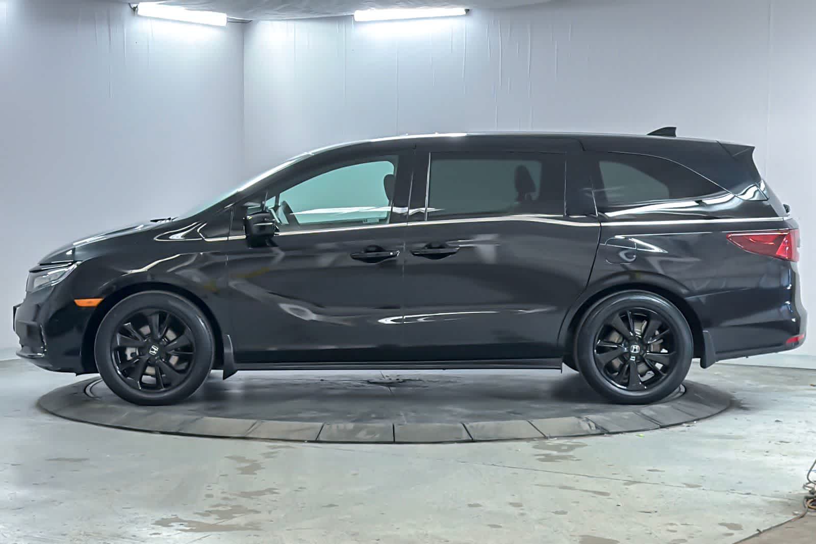 Thumbnail: 2023 Honda Odyssey - 5