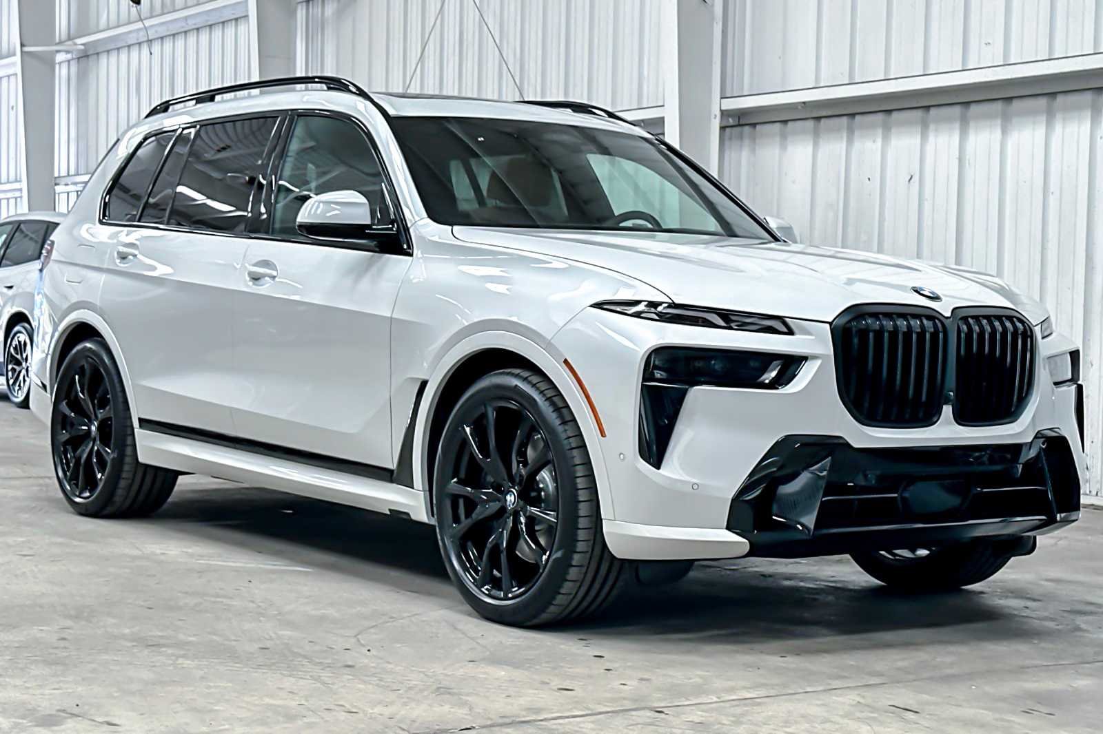 Thumbnail: 2026 BMW X7 - 9