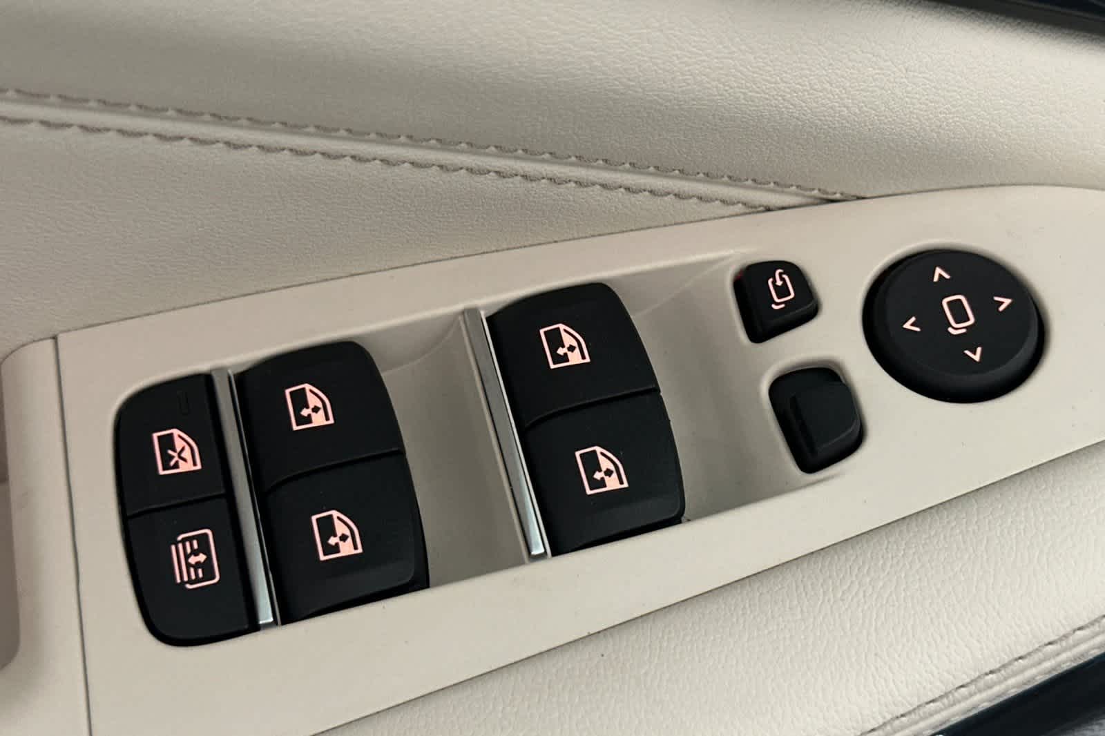 Thumbnail: 2026 BMW X7 - 13