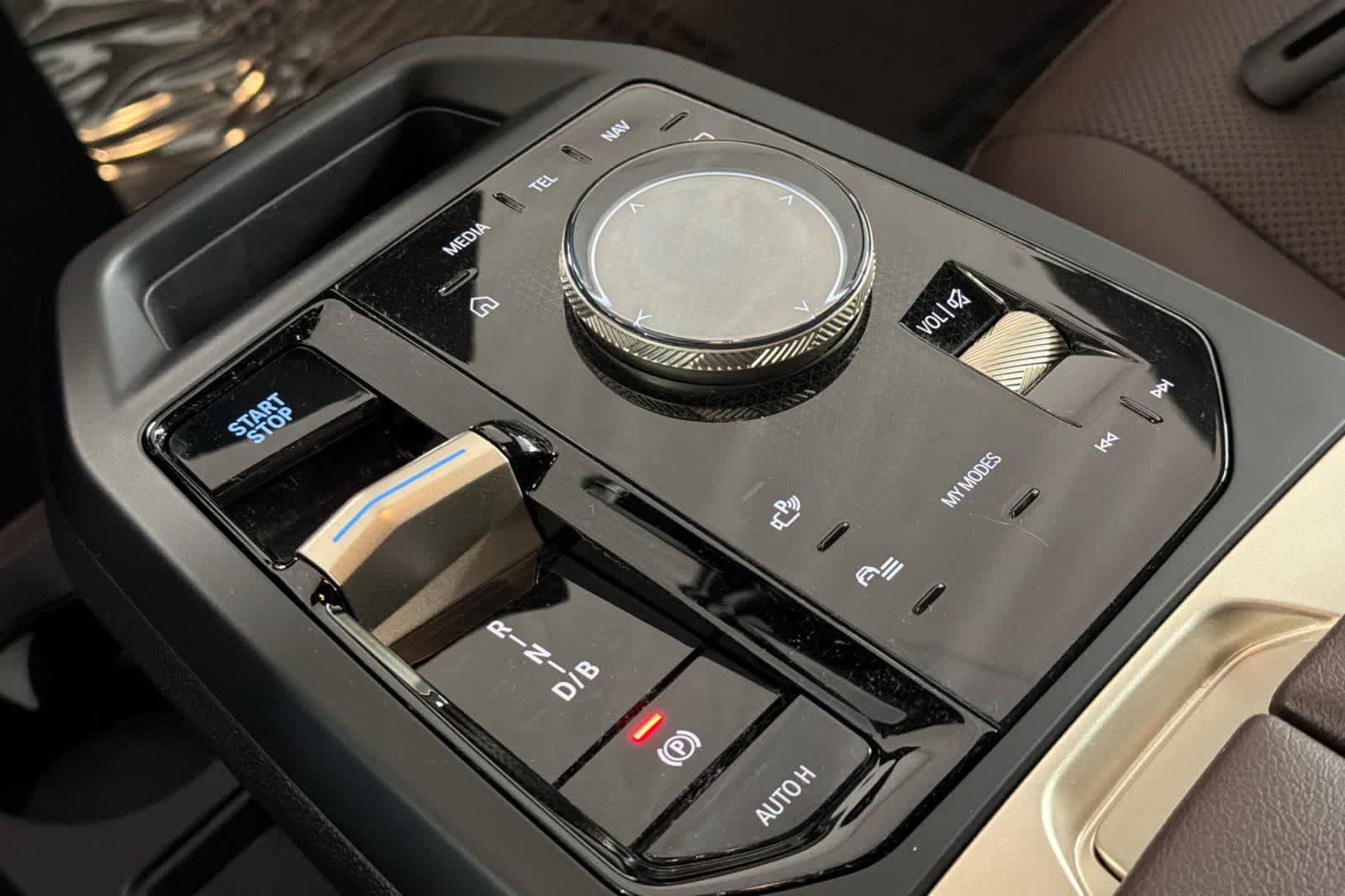 Thumbnail: 2023 BMW iX - 22