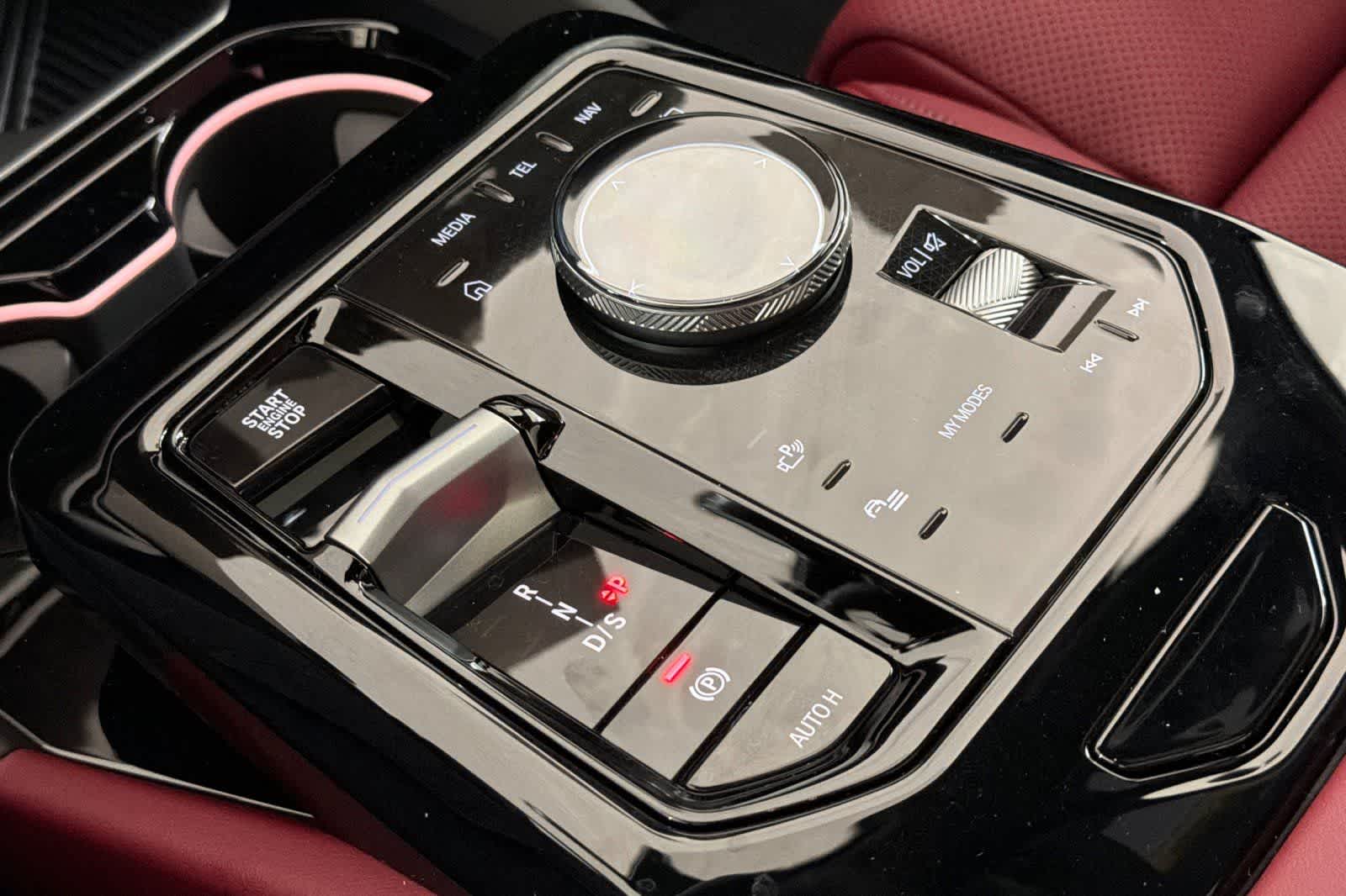 Thumbnail: 2026 BMW 5 Series - 21