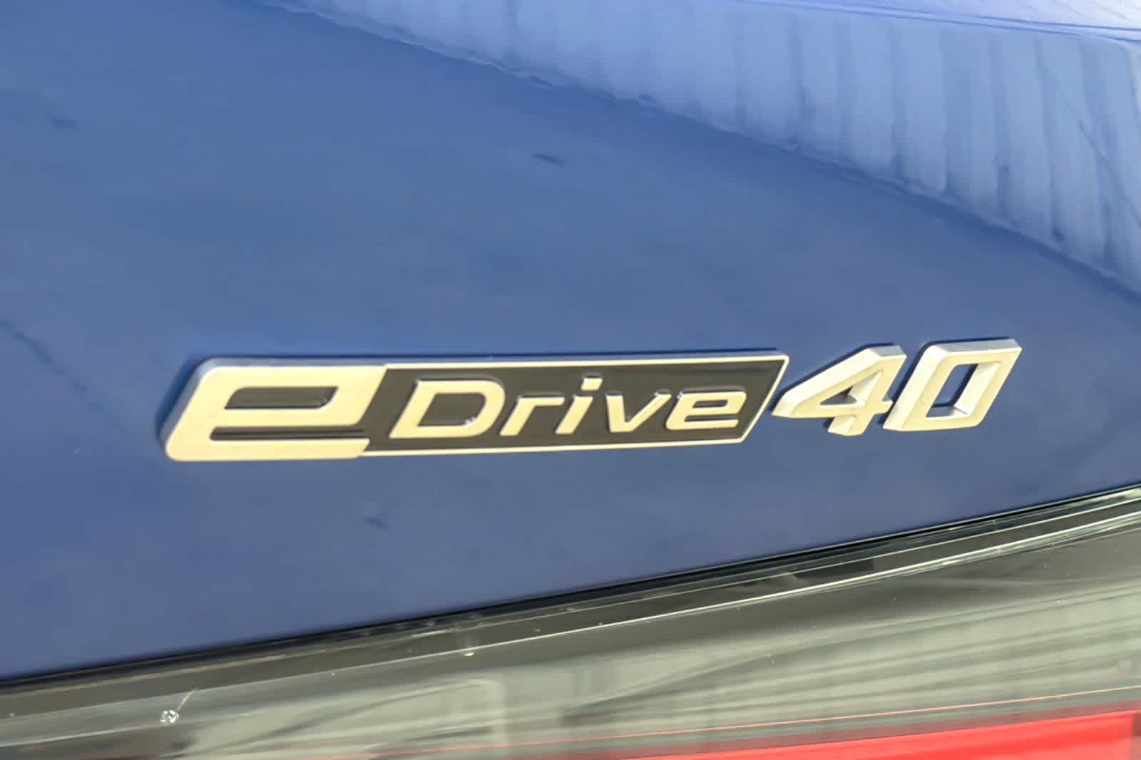 Thumbnail: 2026 BMW i4 - 25
