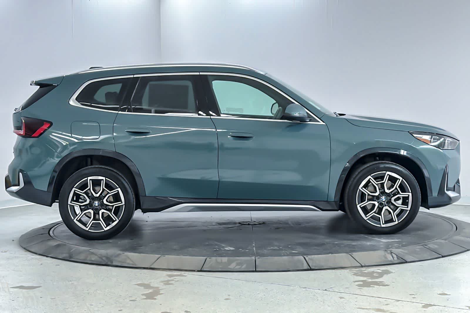 Thumbnail: 2026 BMW X1 - 8