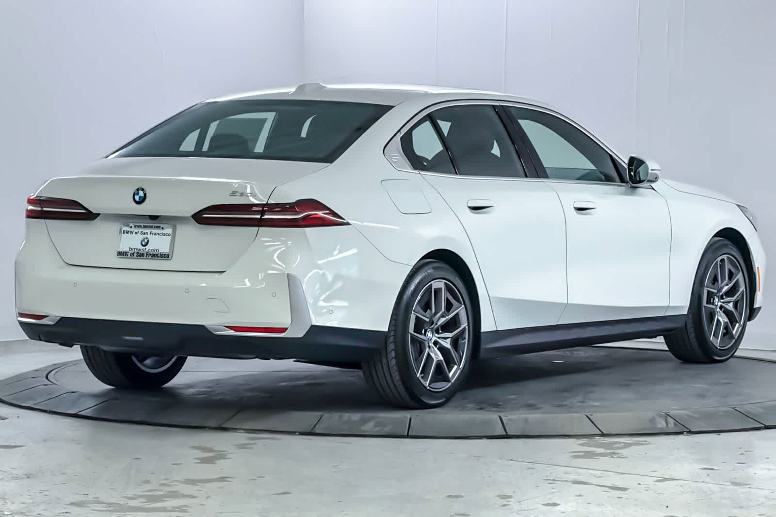 Thumbnail: 2026 BMW 5 Series - 2