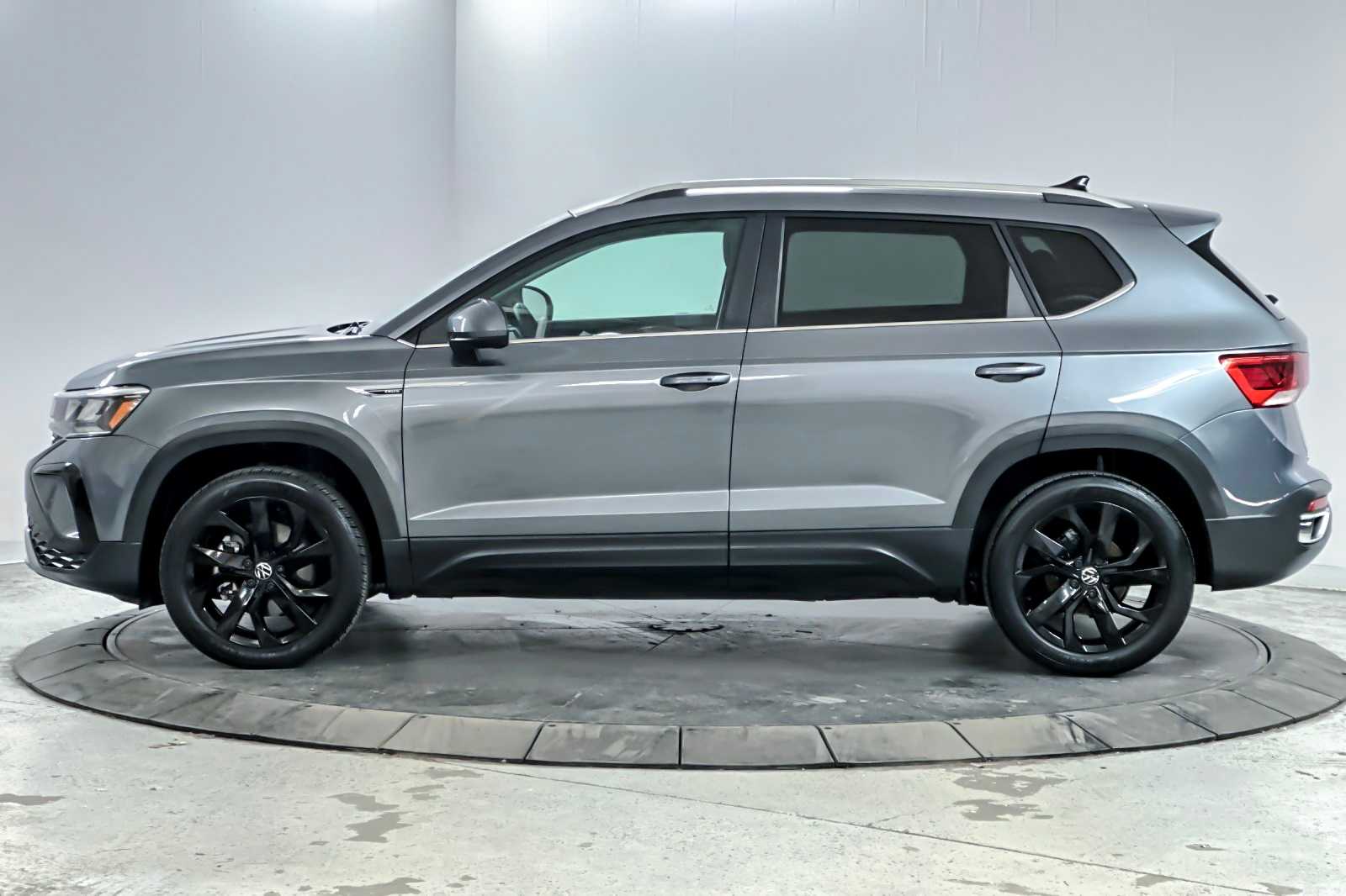 Thumbnail: 2022 Volkswagen Taos - 5