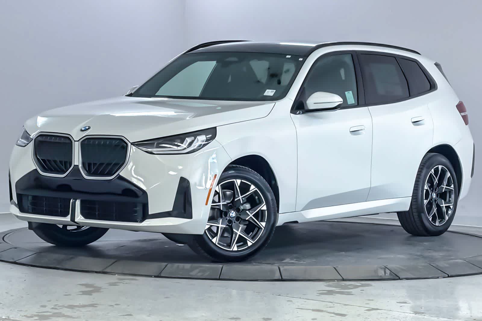 Thumbnail: 2026 BMW X3 - 1