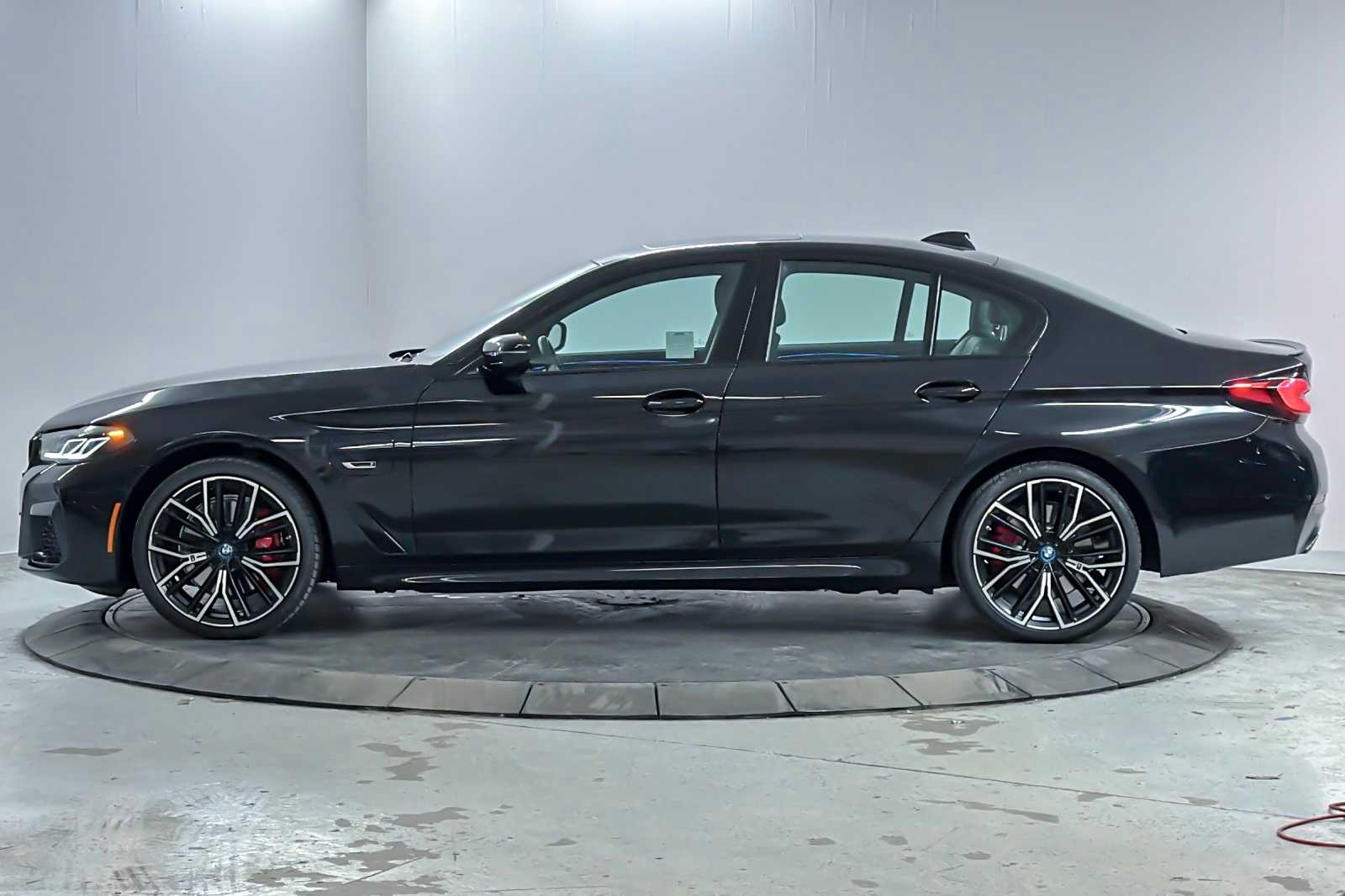 Thumbnail: 2023 BMW 5 Series - 5