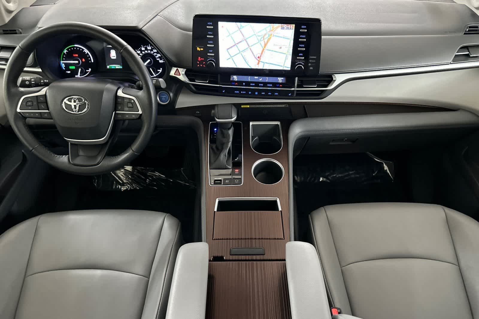 Thumbnail: 2021 Toyota Sienna - 3