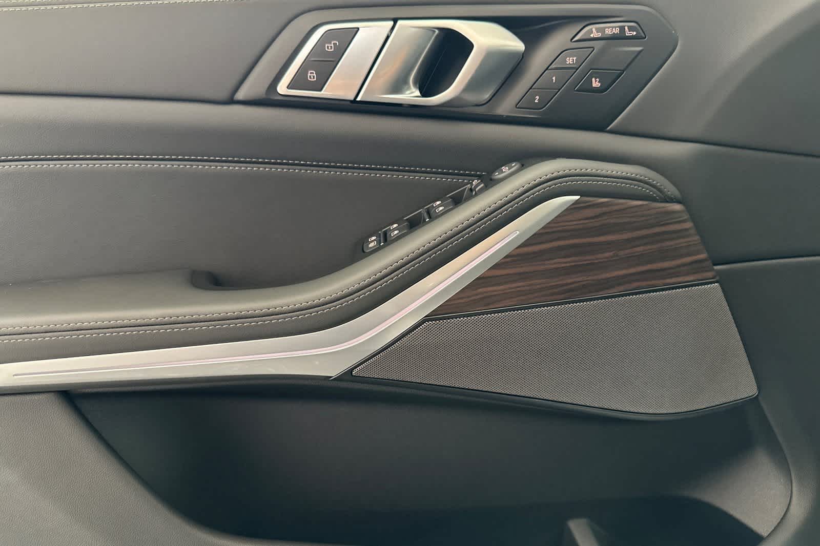 Thumbnail: 2026 BMW X7 - 12