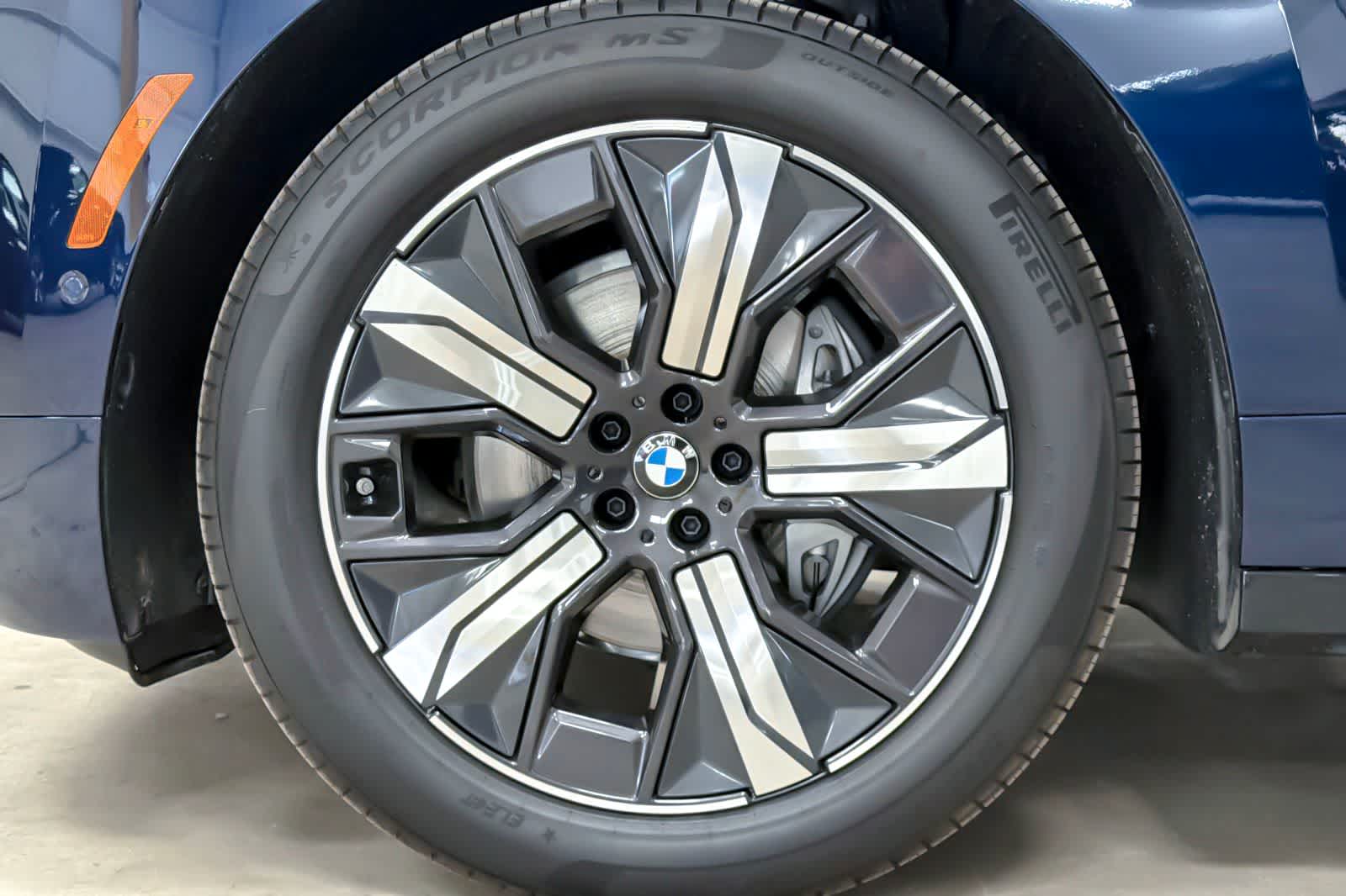 Thumbnail: 2026 BMW iX - 25