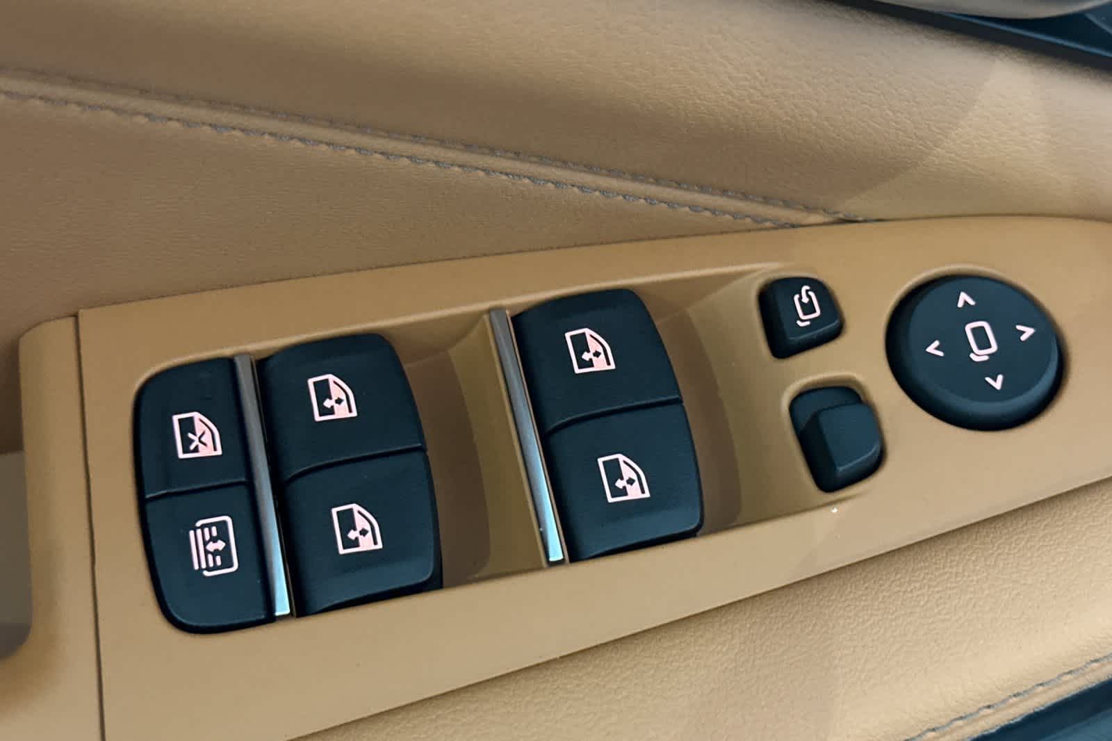 Thumbnail: 2026 BMW X7 - 13