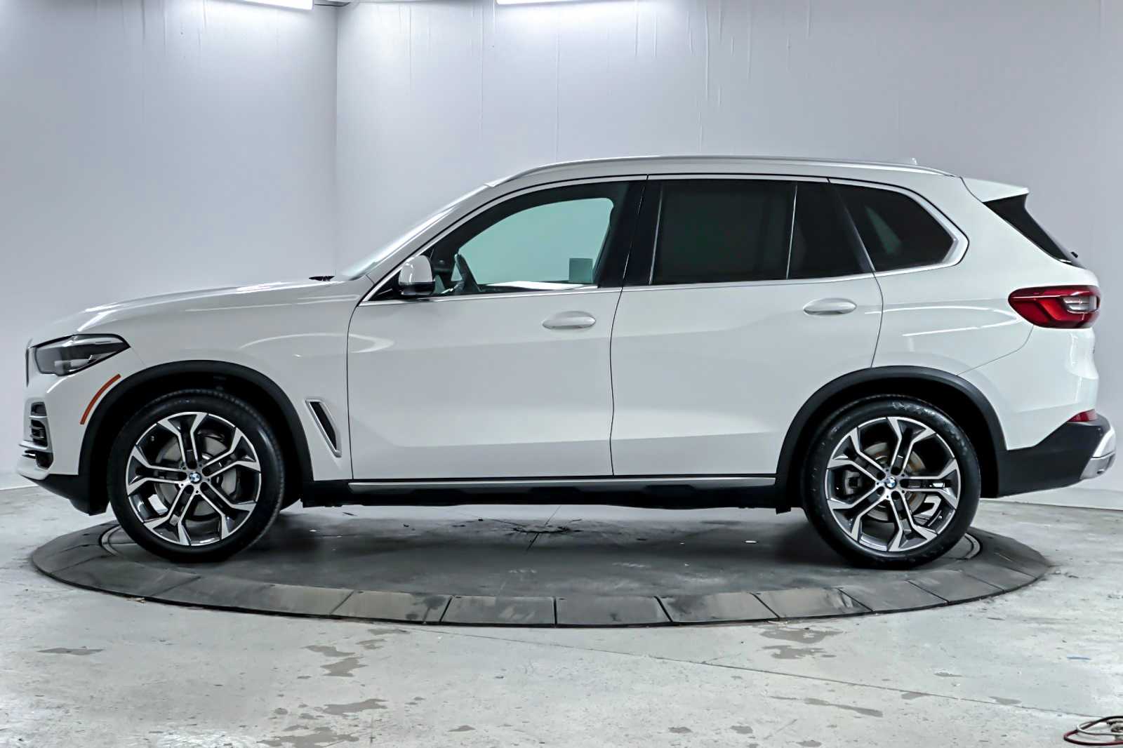 Thumbnail: 2023 BMW X5 - 5