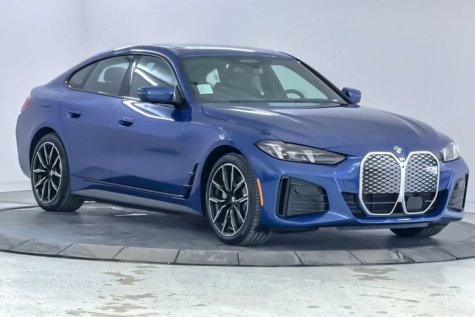 Thumbnail: 2026 BMW i4 - 9