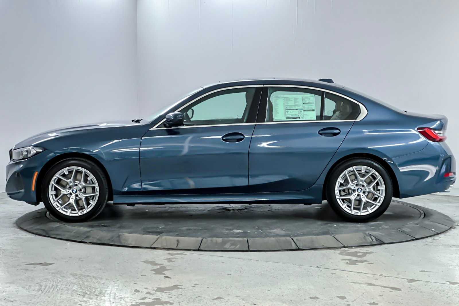 Thumbnail: 2026 BMW 3 Series - 5