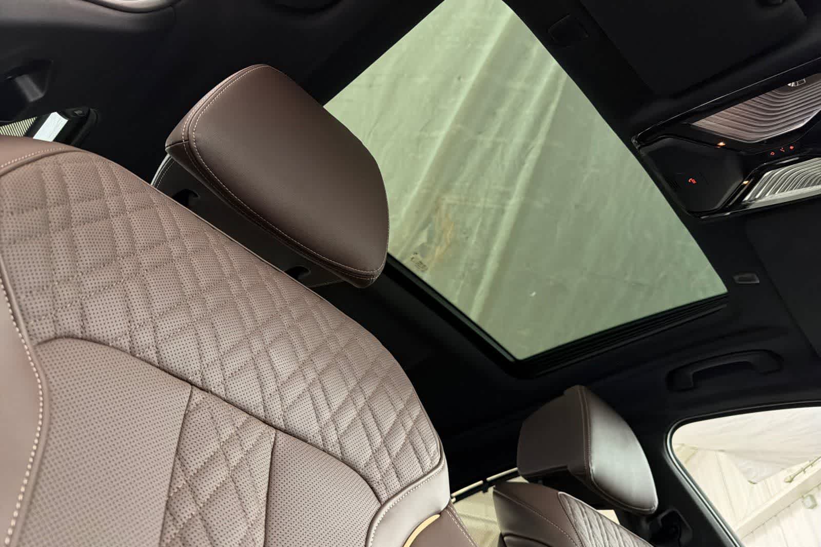 Thumbnail: 2023 BMW 5 Series - 16