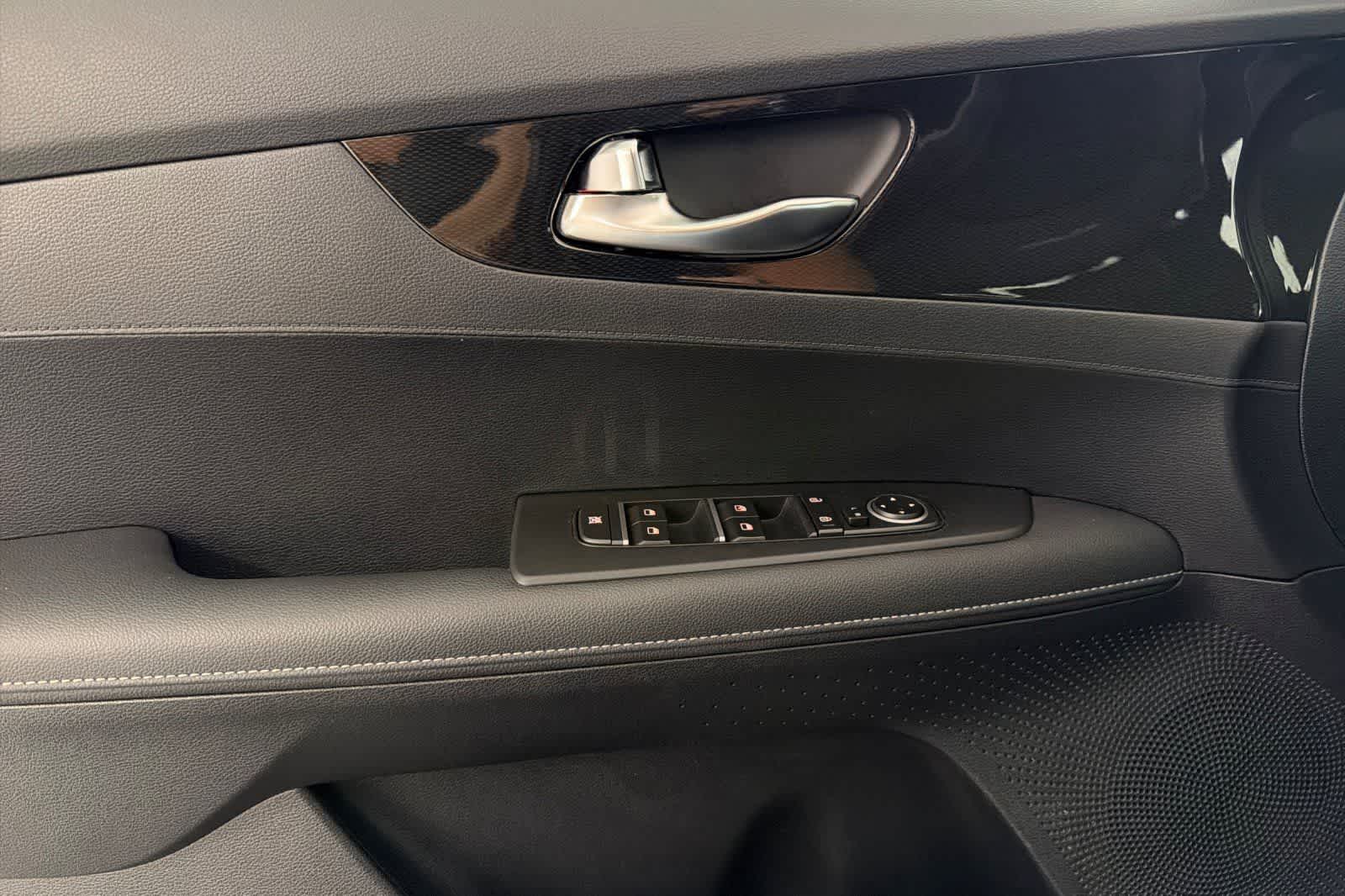 Thumbnail: 2024 Kia Forte - 12