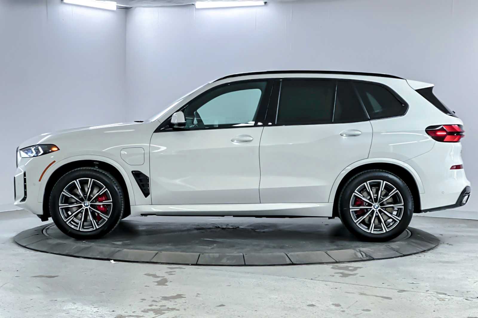 Thumbnail: 2026 BMW X5 - 5