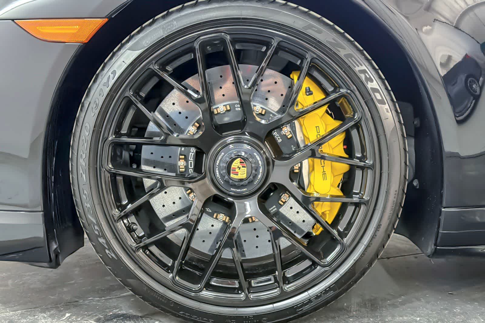 Thumbnail: 2014 Porsche 911 - 26