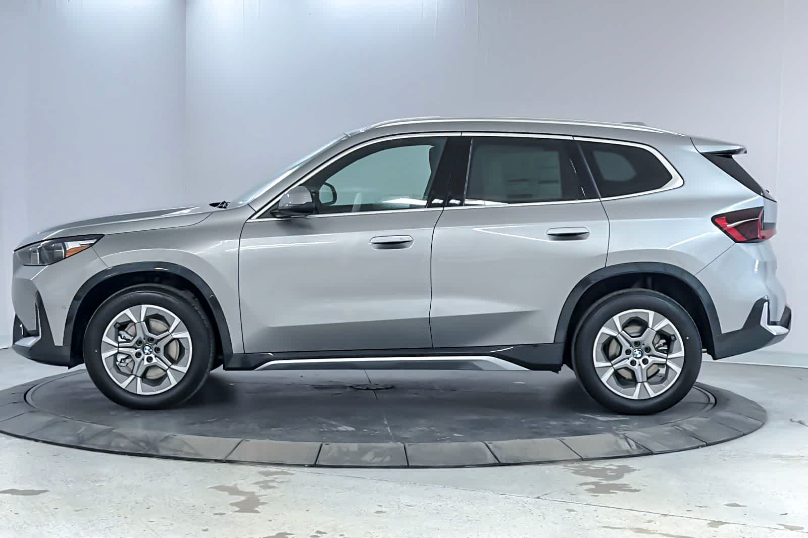 Thumbnail: 2026 BMW X1 - 5