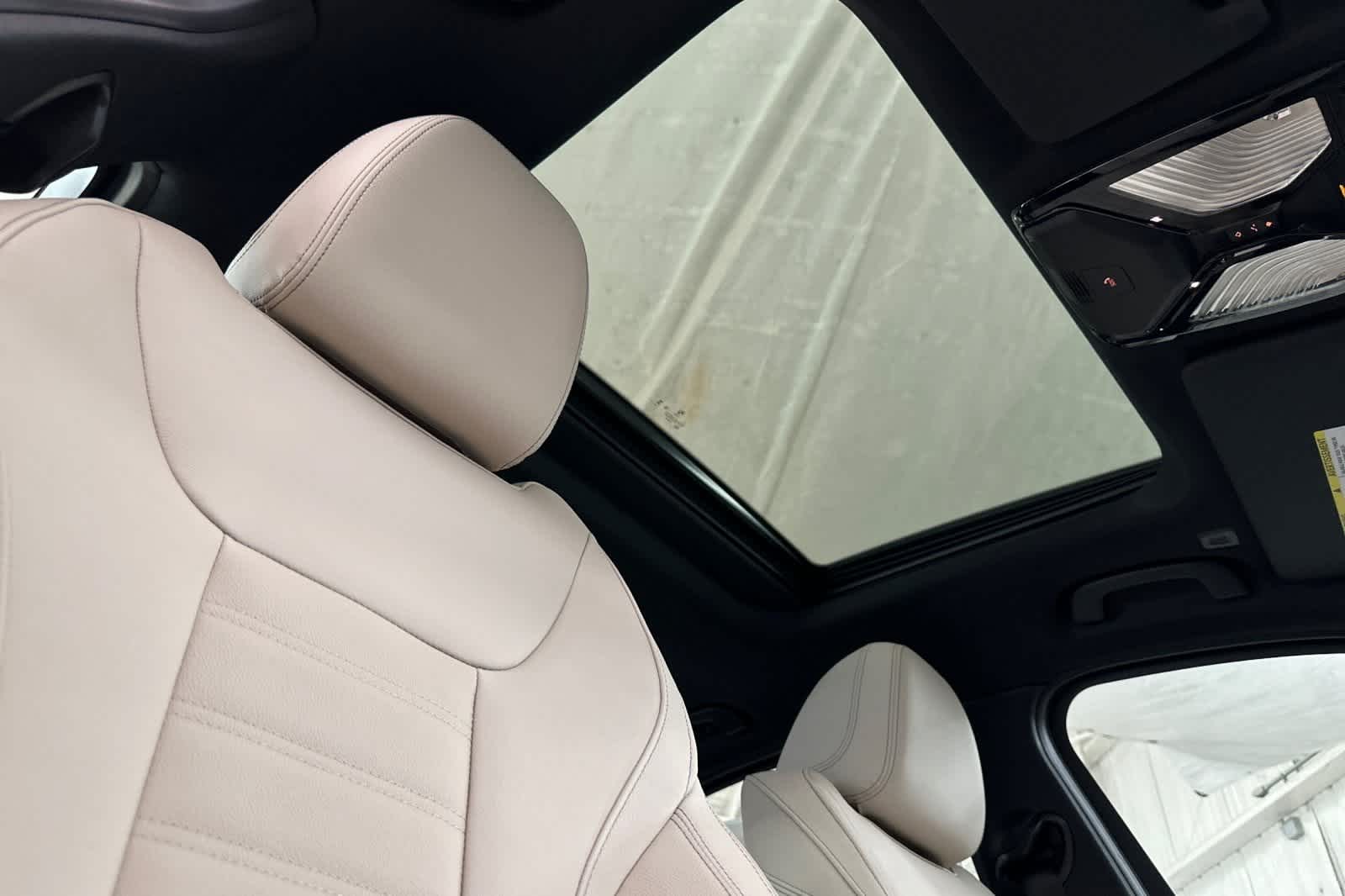 Thumbnail: 2026 BMW 3 Series - 16