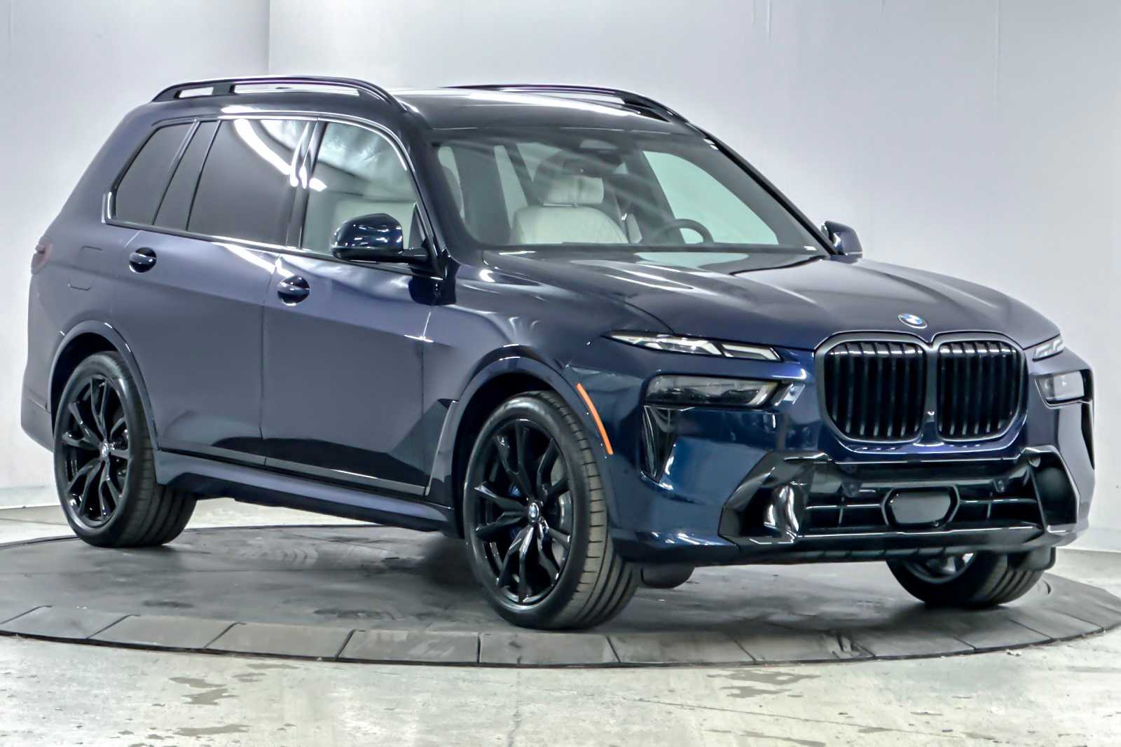 Thumbnail: 2026 BMW X7 - 9