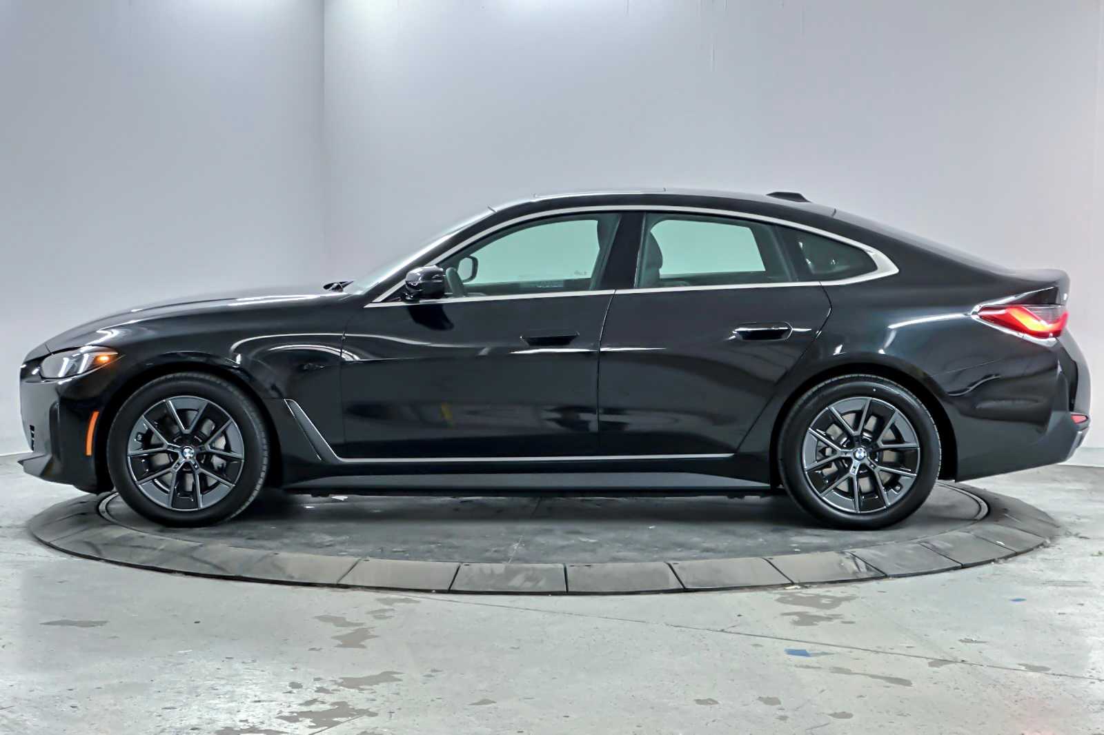 Thumbnail: 2025 BMW i4 - 5