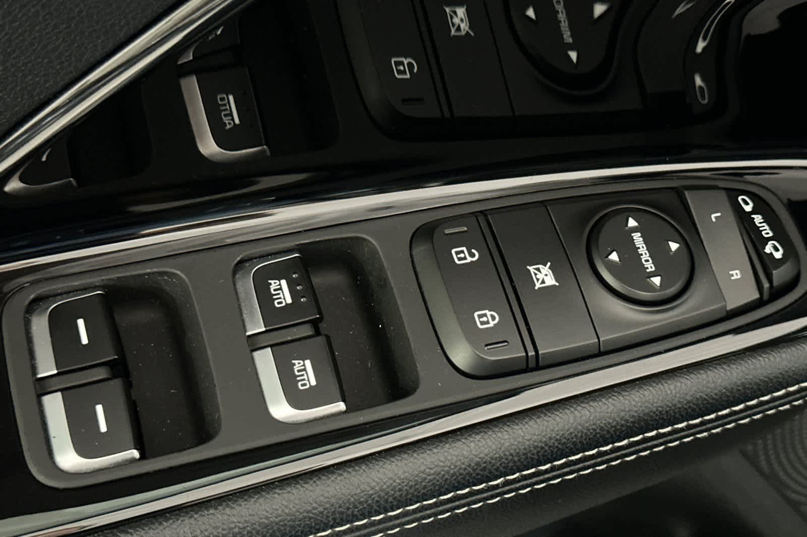 Thumbnail: 2021 Kia Niro - 13