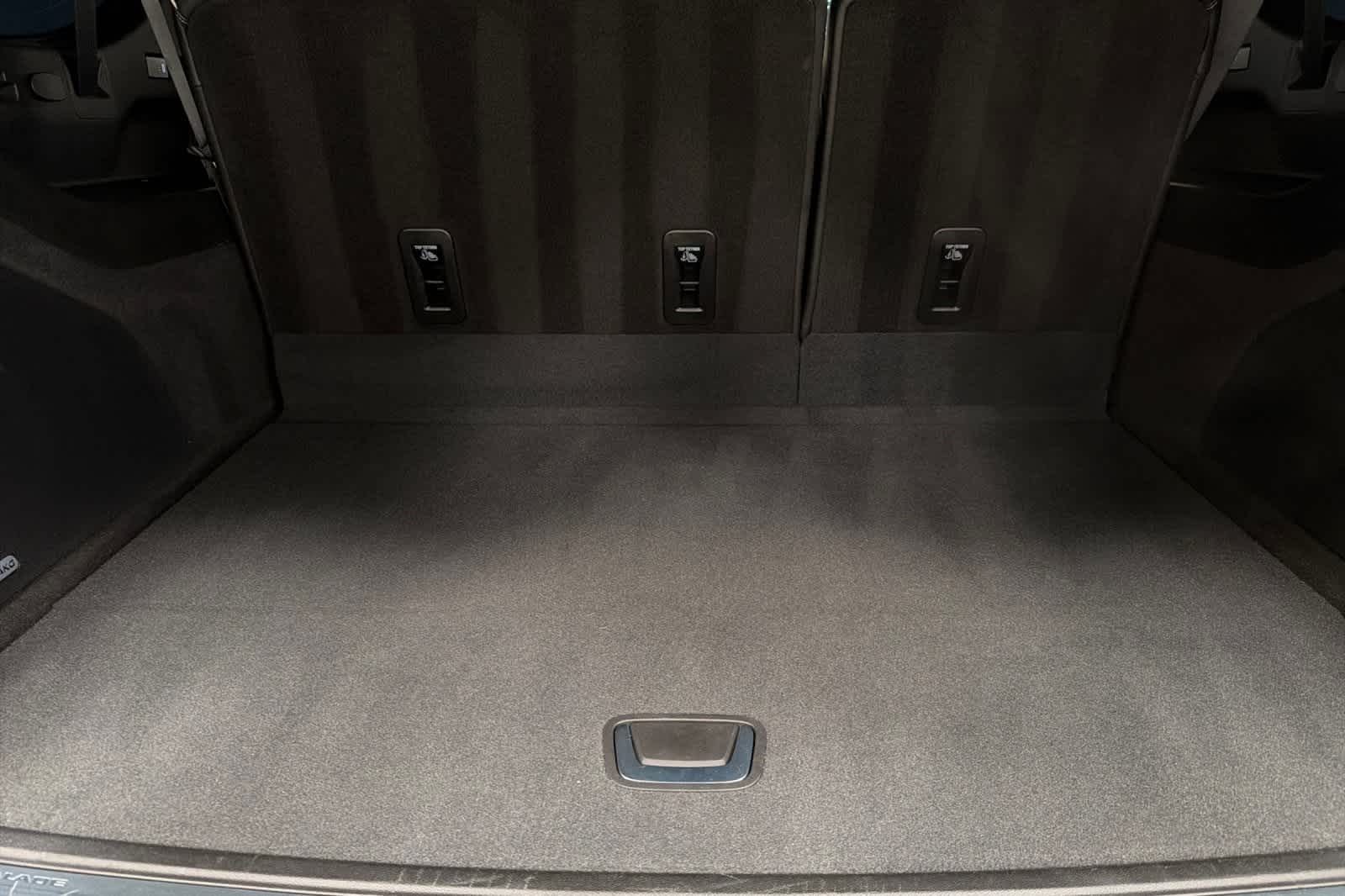 Thumbnail: 2024 Cadillac Escalade - 15