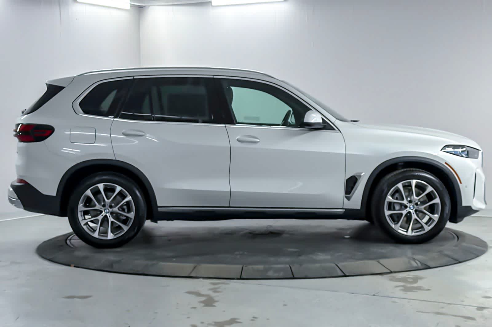Thumbnail: 2026 BMW X5 - 8