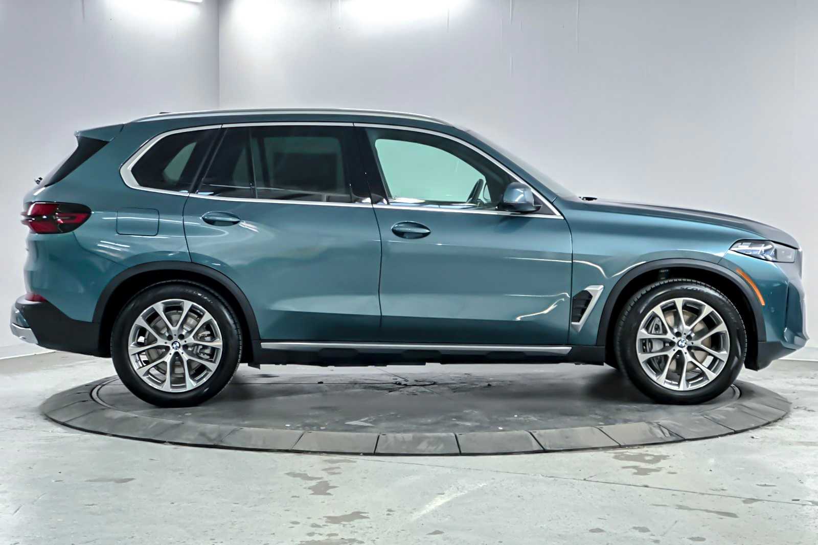 Thumbnail: 2026 BMW X5 - 8
