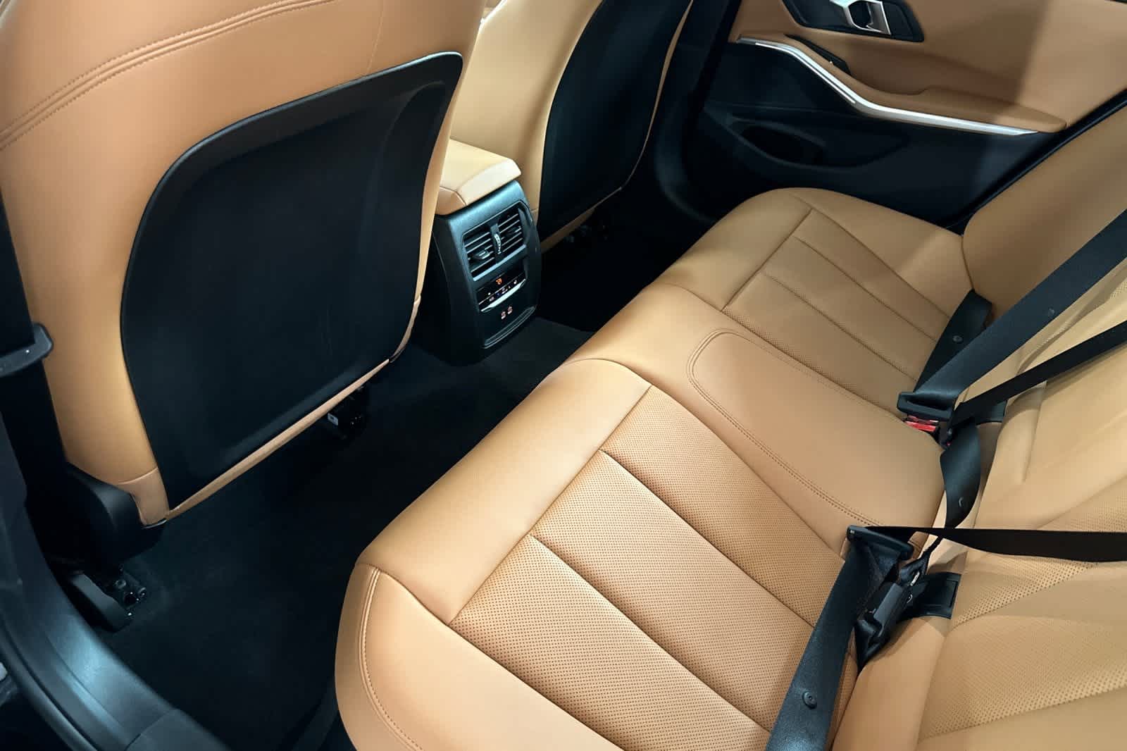 Thumbnail: 2025 BMW 3 Series - 4