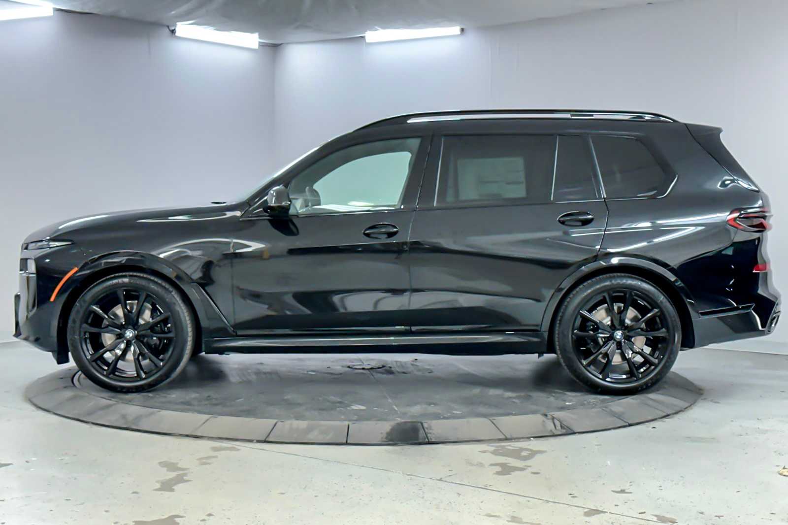 Thumbnail: 2026 BMW X7 - 5