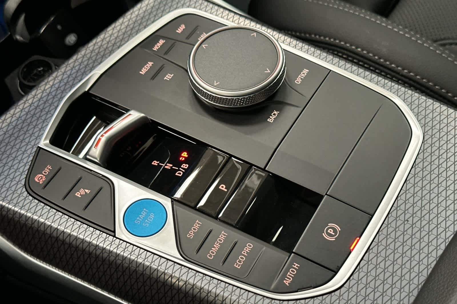 Thumbnail: 2025 BMW i4 - 21