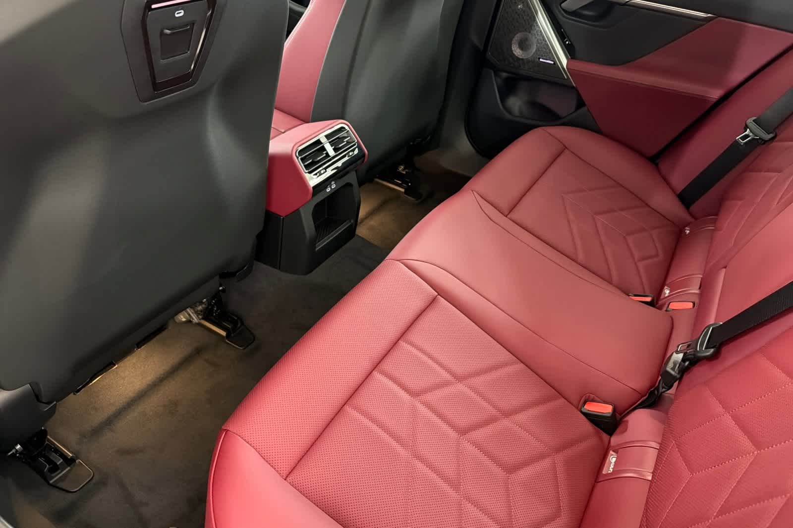 Thumbnail: 2026 BMW 5 Series - 4