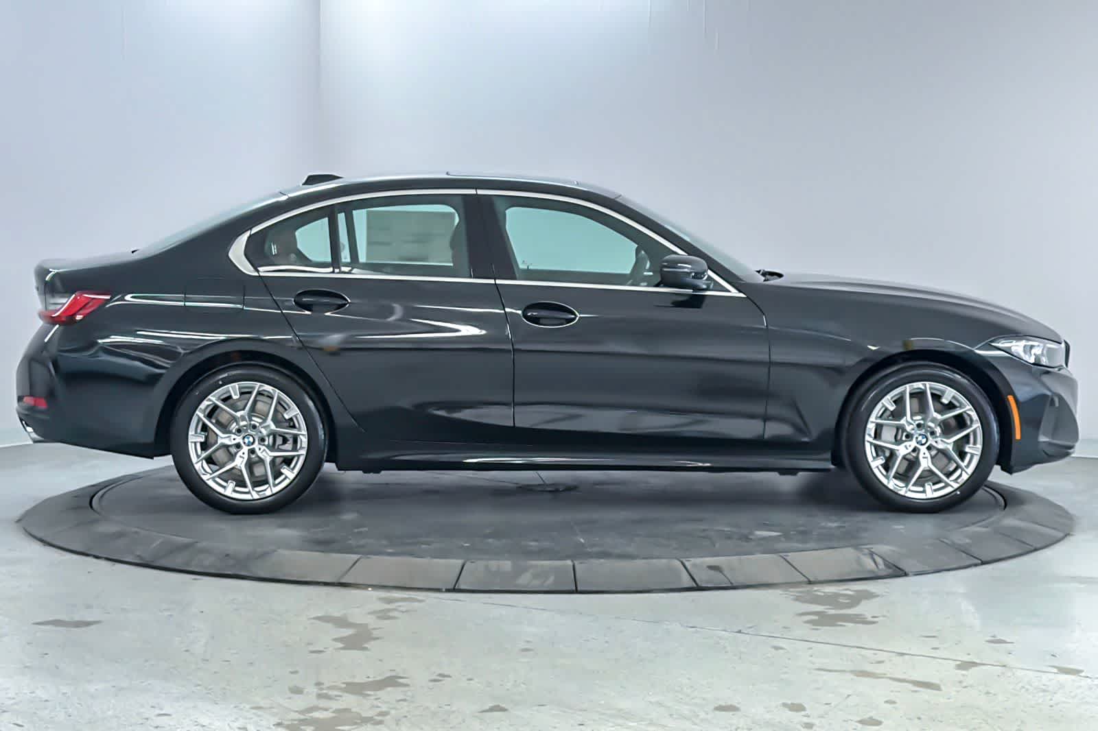 Thumbnail: 2026 BMW 3 Series - 8