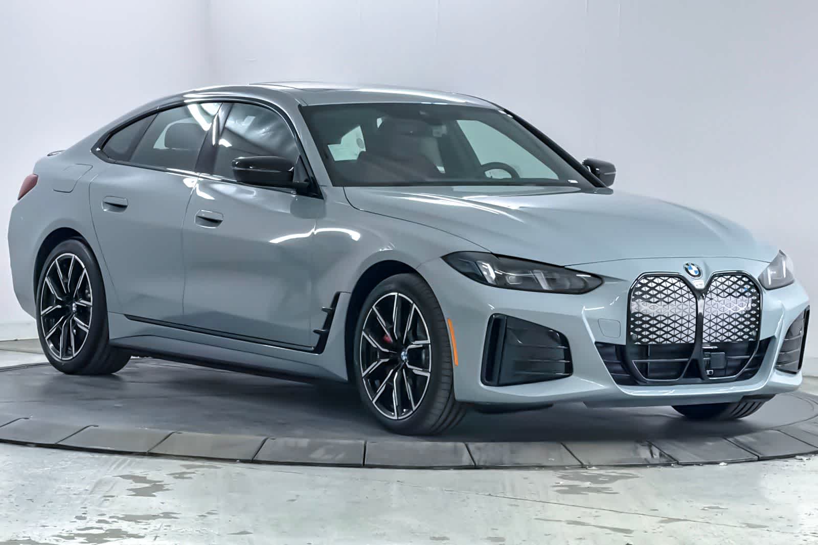 Thumbnail: 2026 BMW i4 - 9