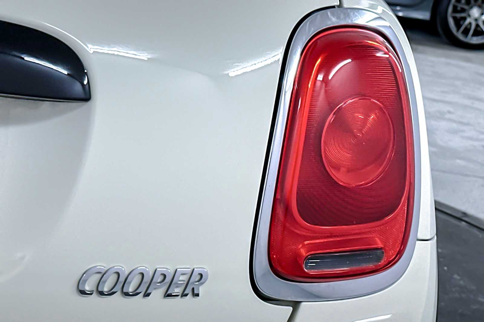 Thumbnail: 2018 MINI Cooper Hardtop - 27