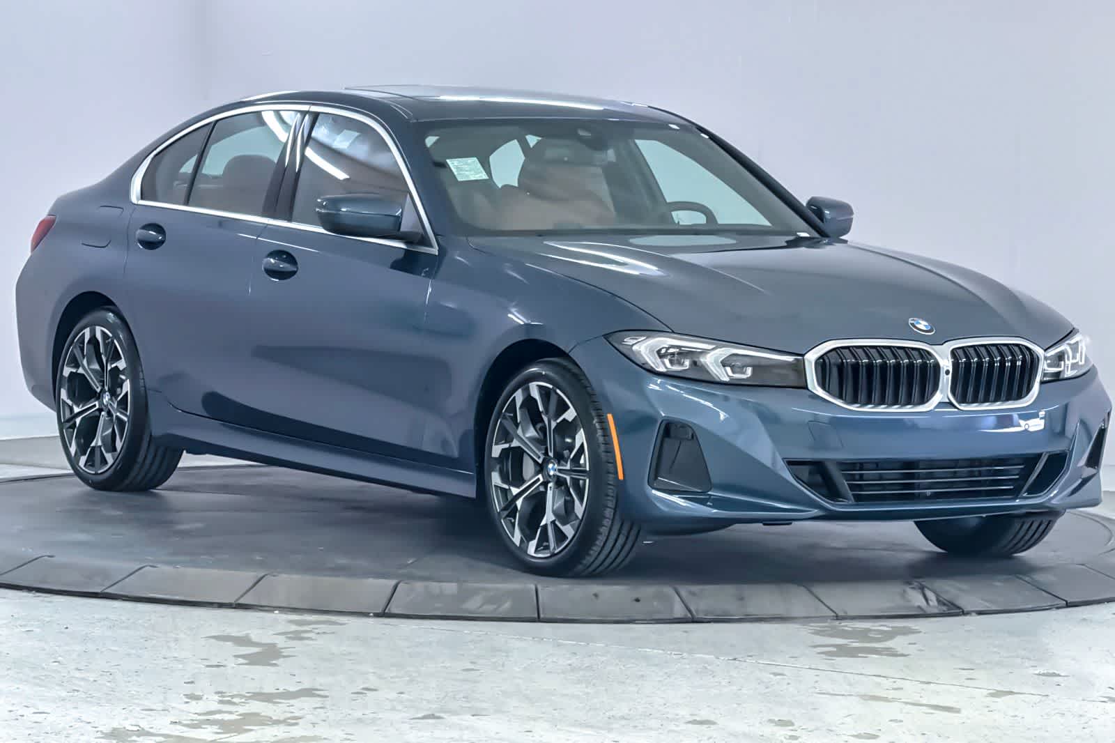 Thumbnail: 2026 BMW 3 Series - 9