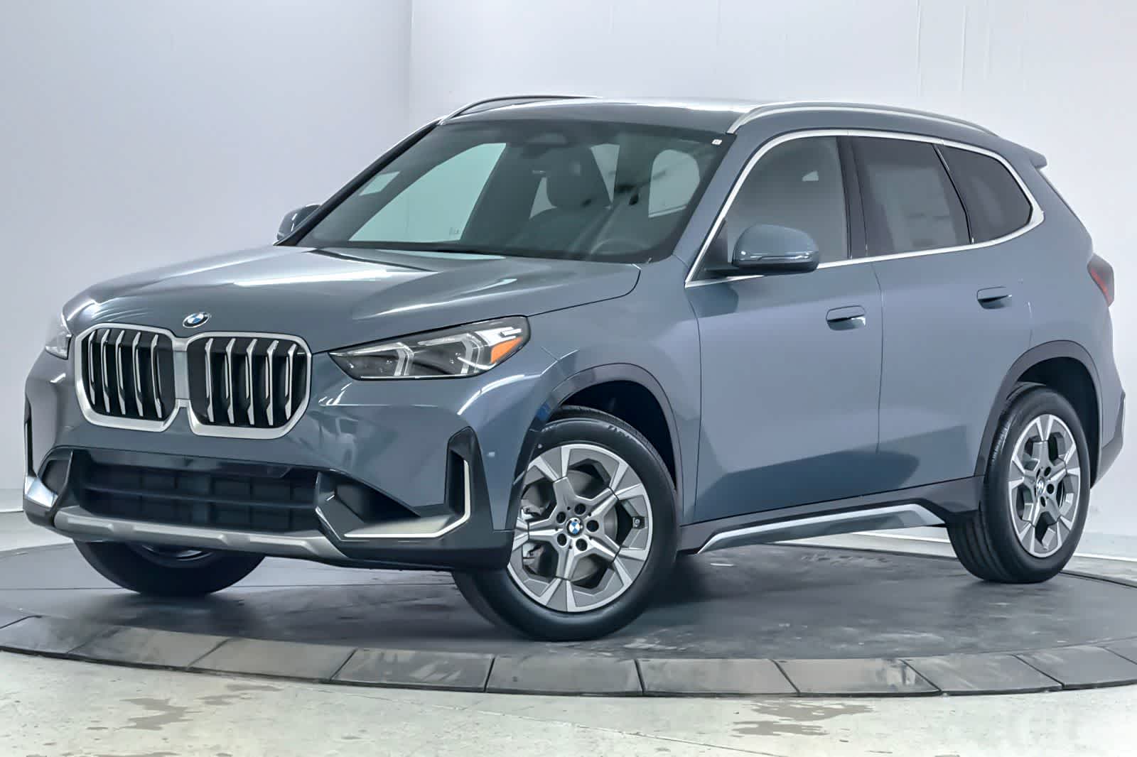 Thumbnail: 2026 BMW X1 - 1