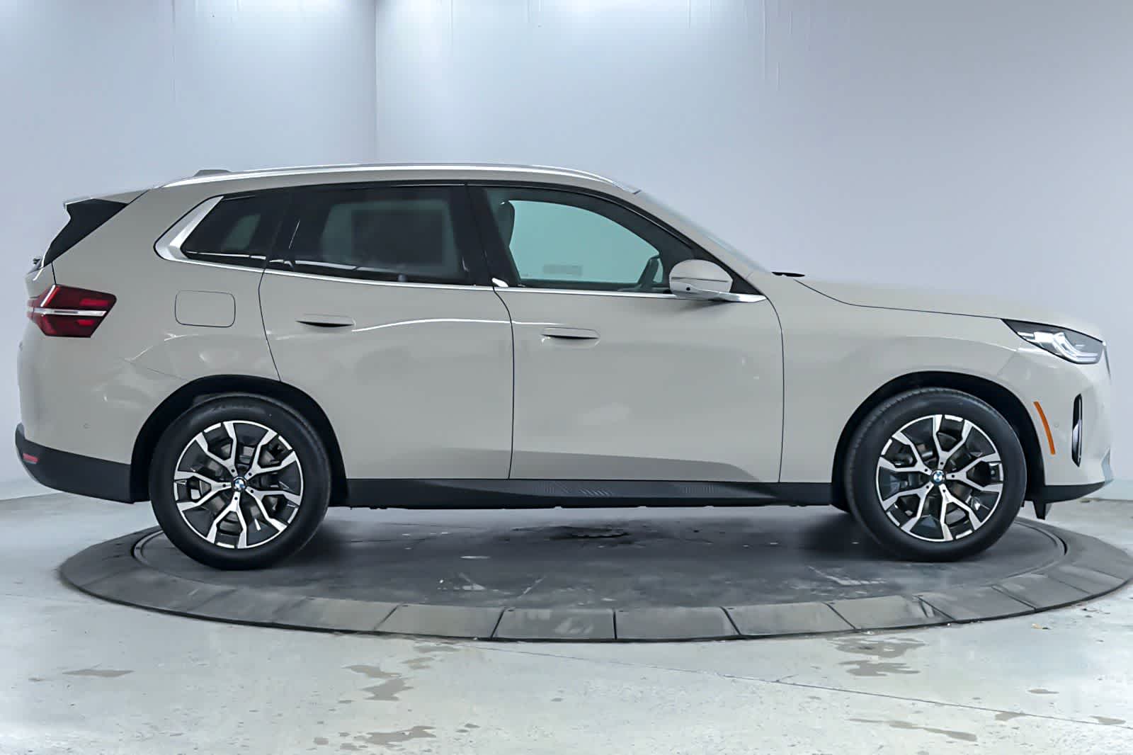 Thumbnail: 2026 BMW X3 - 8