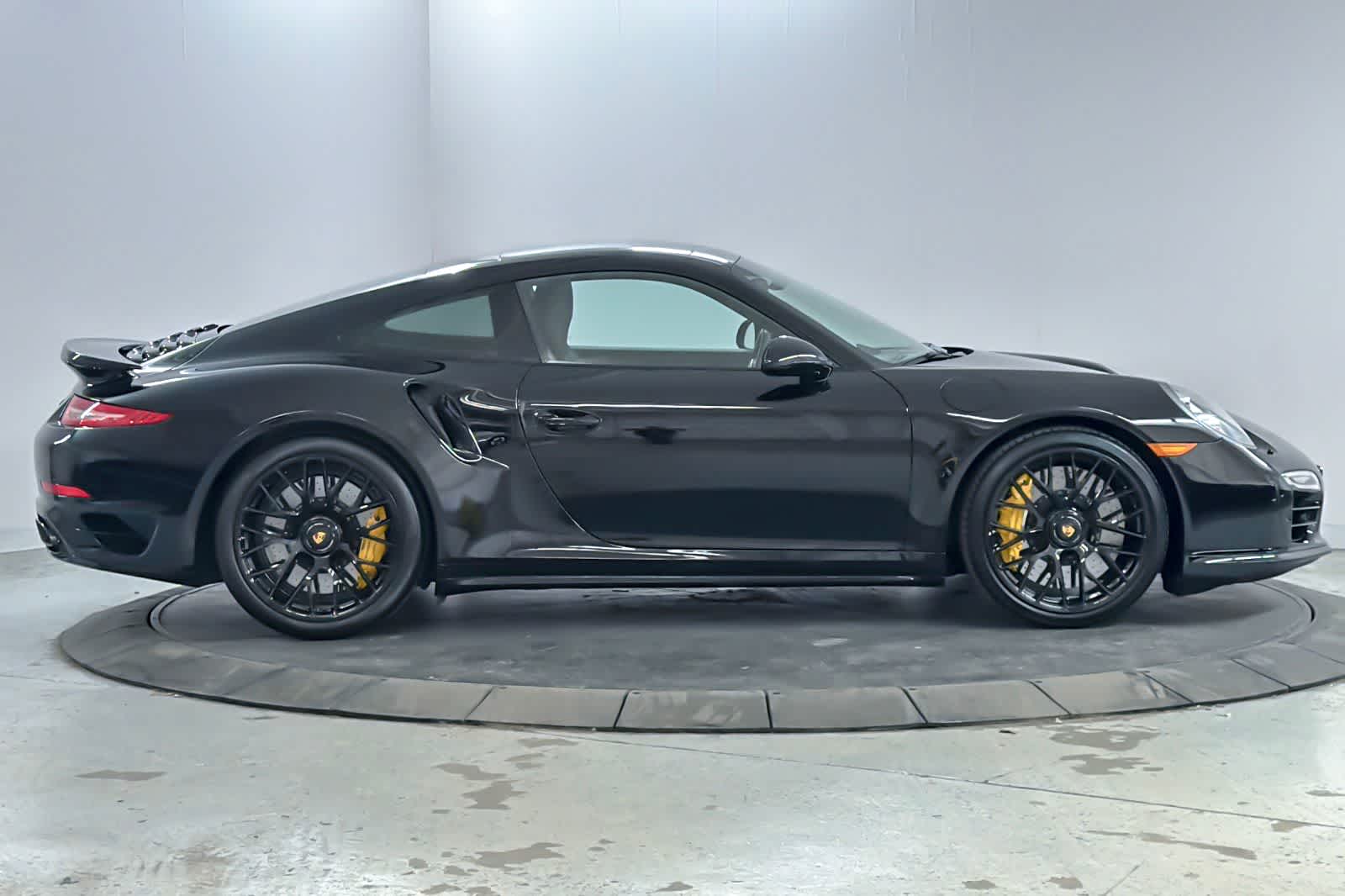 Thumbnail: 2014 Porsche 911 - 8