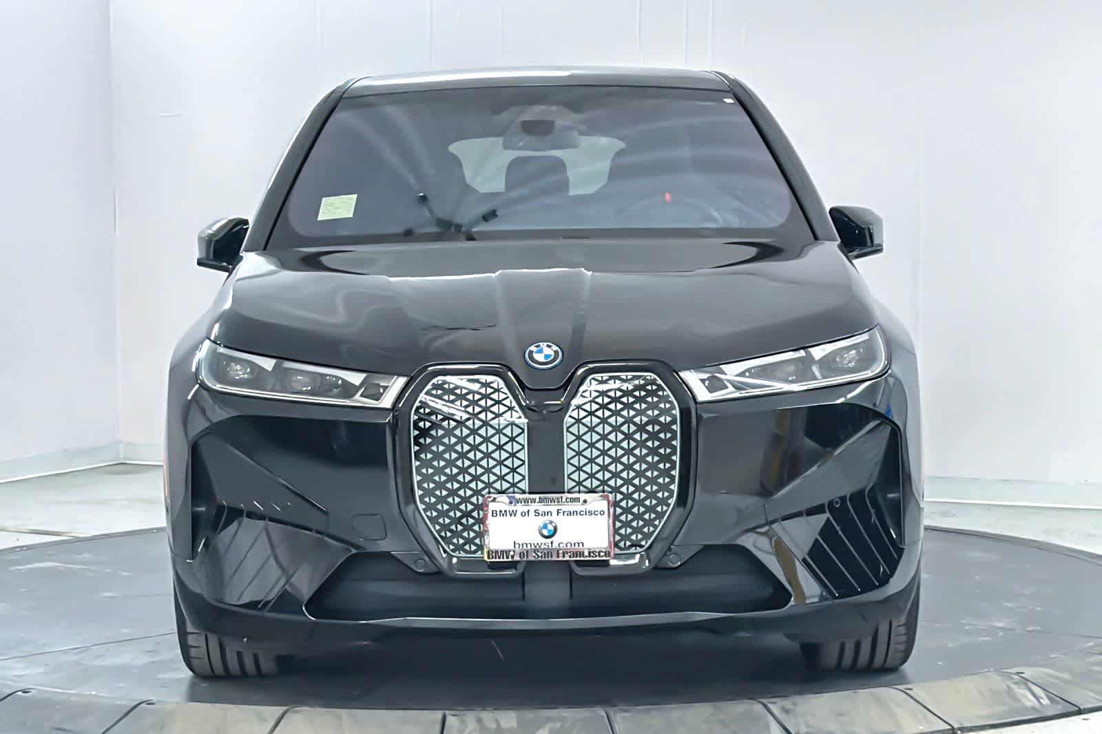 Thumbnail: 2025 BMW iX - 10