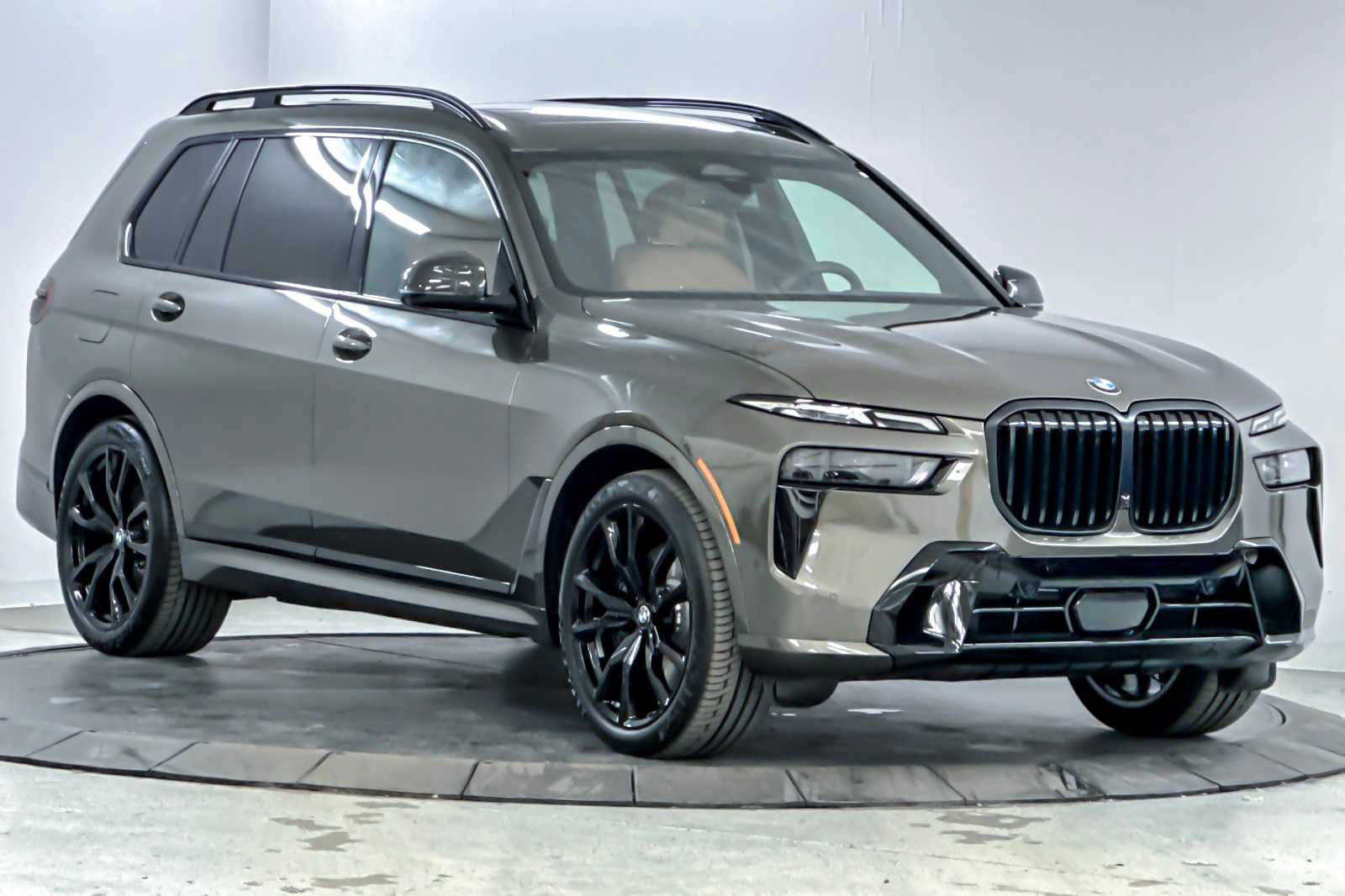 Thumbnail: 2026 BMW X7 - 9