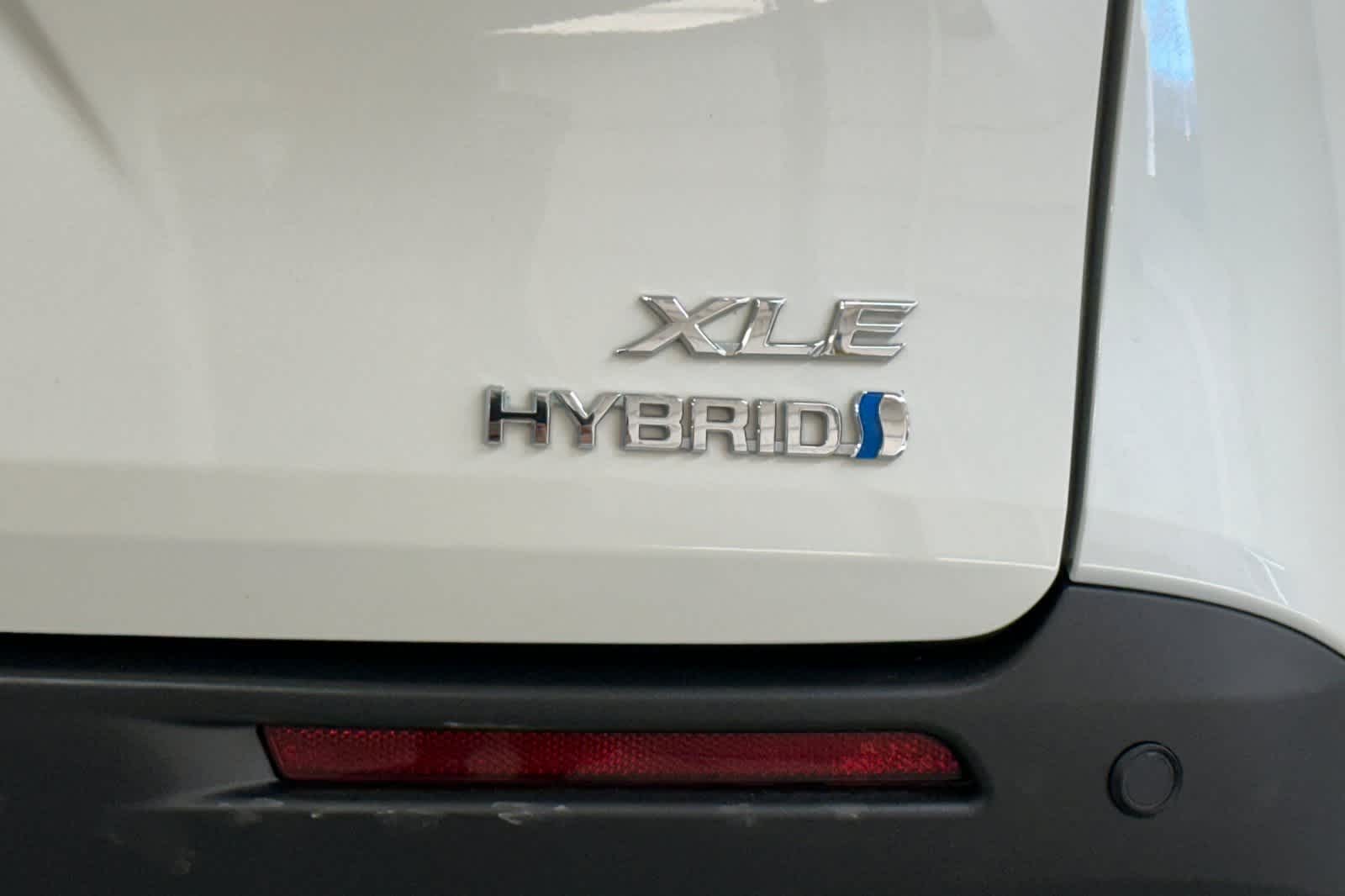 Thumbnail: 2021 Toyota Sienna - 28