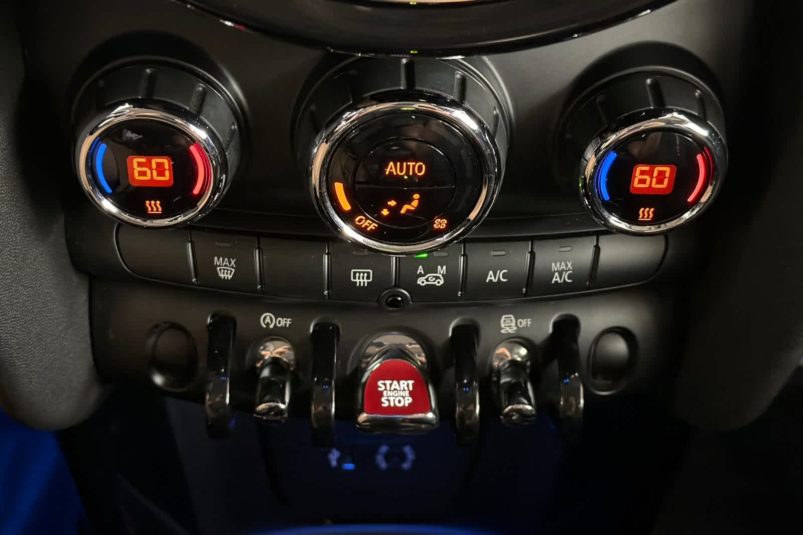 Thumbnail: 2016 MINI Cooper Hardtop - 20